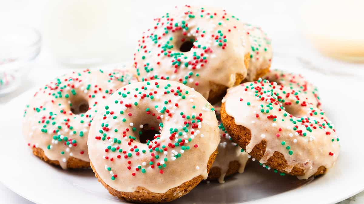 Baked Gingerbread Donuts: Soft, Spiced Holiday Treat in Minutes